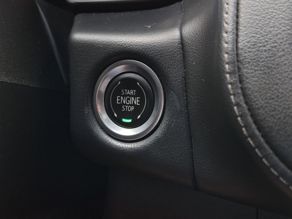 Used 2021 Chevrolet Suburban Z71 w/ Z71 Signature Package image 29