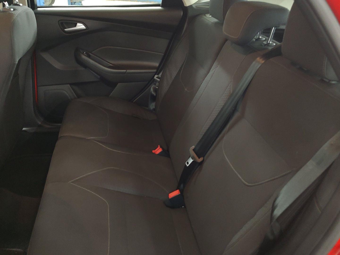 Used 2015 Ford Focus SE w/ Equipment Group 201A FWD image 17