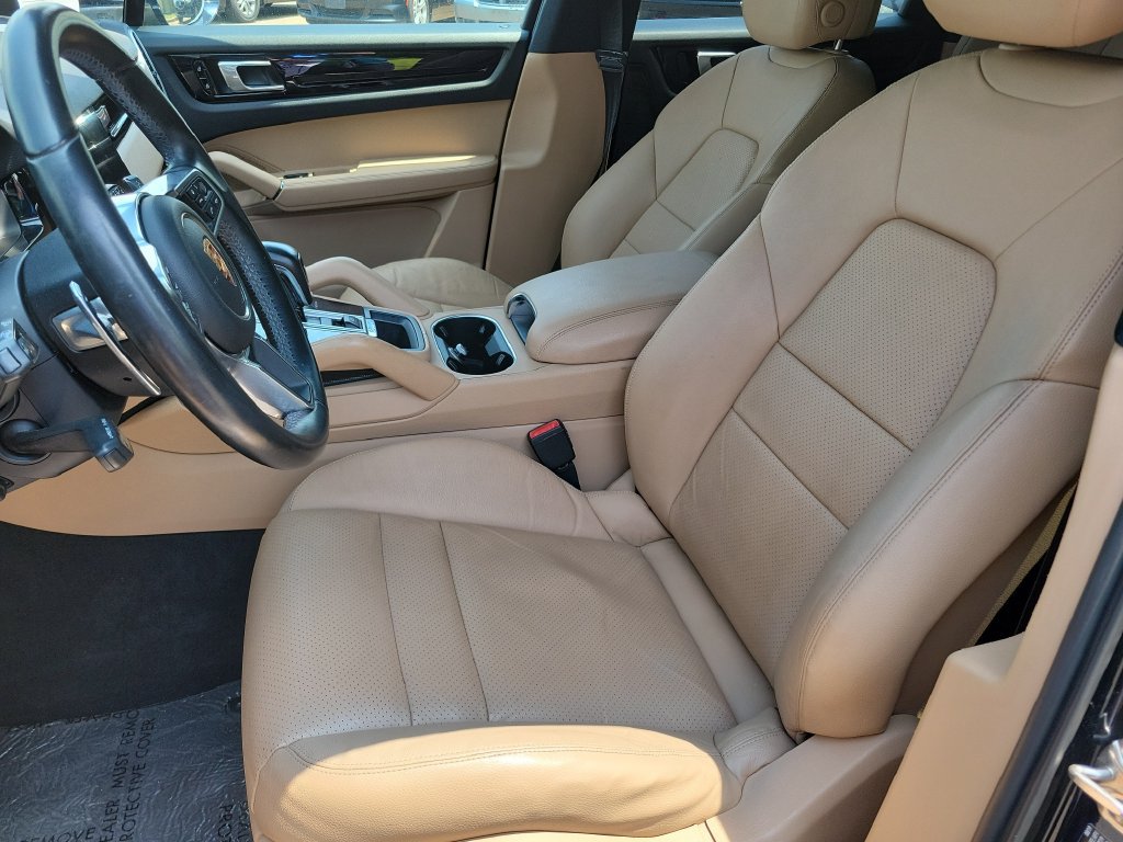 Used 2020 Porsche Cayenne AWD/4WD image 11