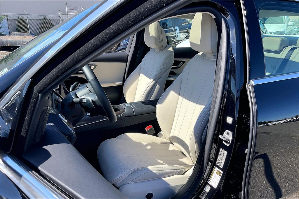 Used 2026 Mercedes-Benz E 350 4MATIC Sedan image 17