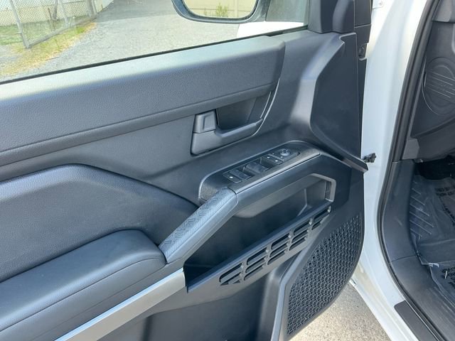 Used 2025 Toyota 4Runner SR5 AWD/4WD image 11