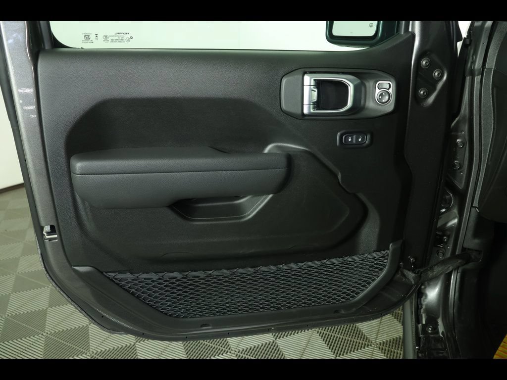 Used 2021 Jeep Wrangler Sport AWD/4WD image 18