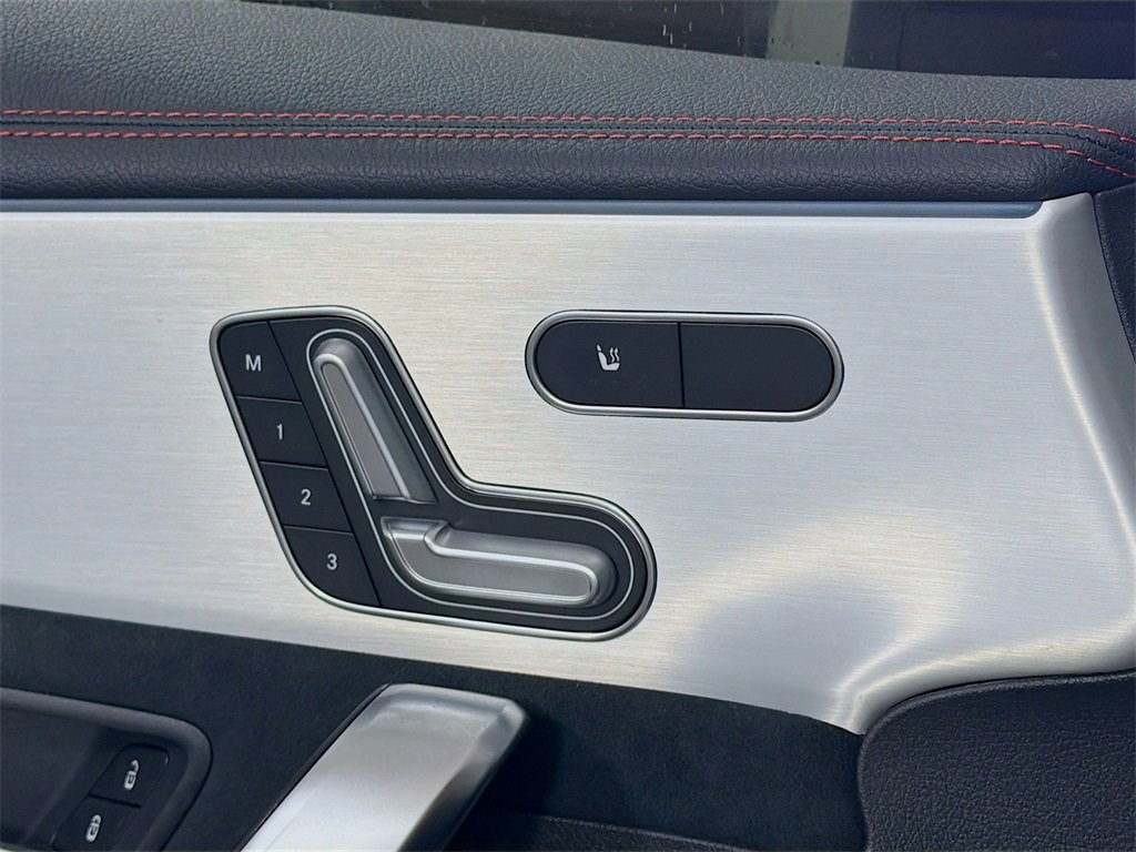 Used 2023 Mercedes-Benz CLA 250 4MATIC image 23