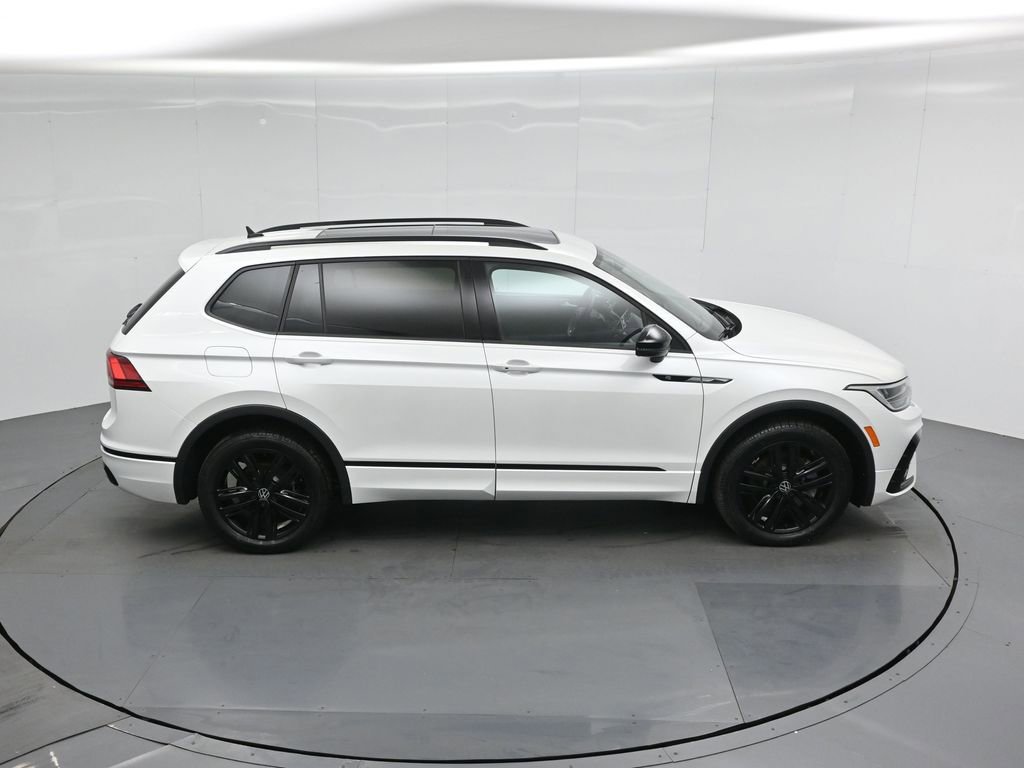 Used 2022 Volkswagen Tiguan SE R-Line FWD image 38