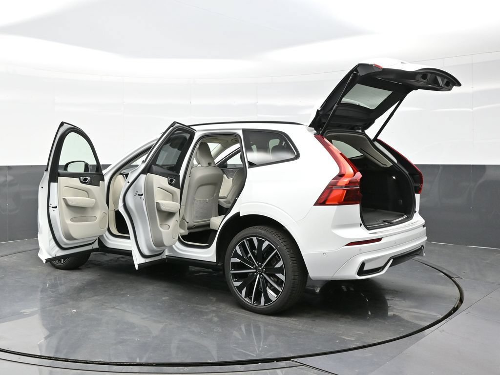 New 2026 Volvo XC60 T8 Ultra w/ Climate Package PRO AWD/4WD image 61