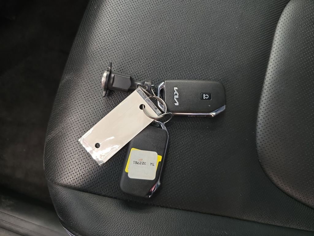 Certified 2025 Kia Sportage EX image 39