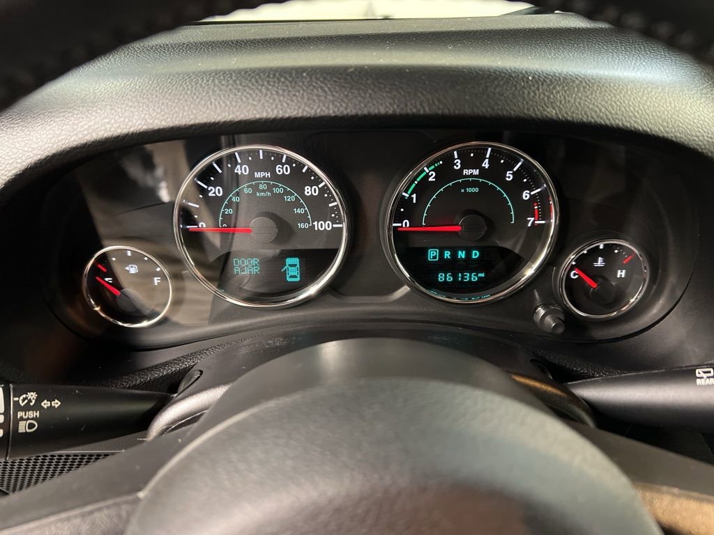 Used 2015 Jeep Wrangler Unlimited Sahara w/ Connectivity Group AWD/4WD image 19