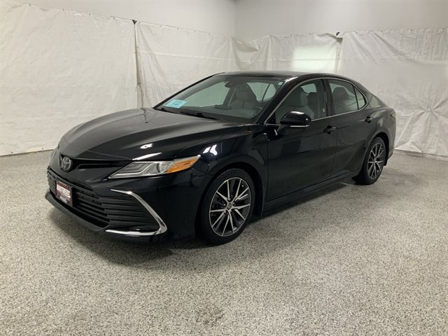 Used 2021 Toyota Camry XLE w/ Navigation Package AWD/4WD image 2
