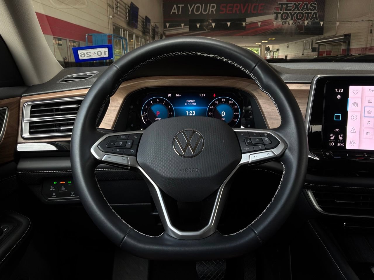 Used 2026 Volkswagen Atlas SE AWD/4WD image 39