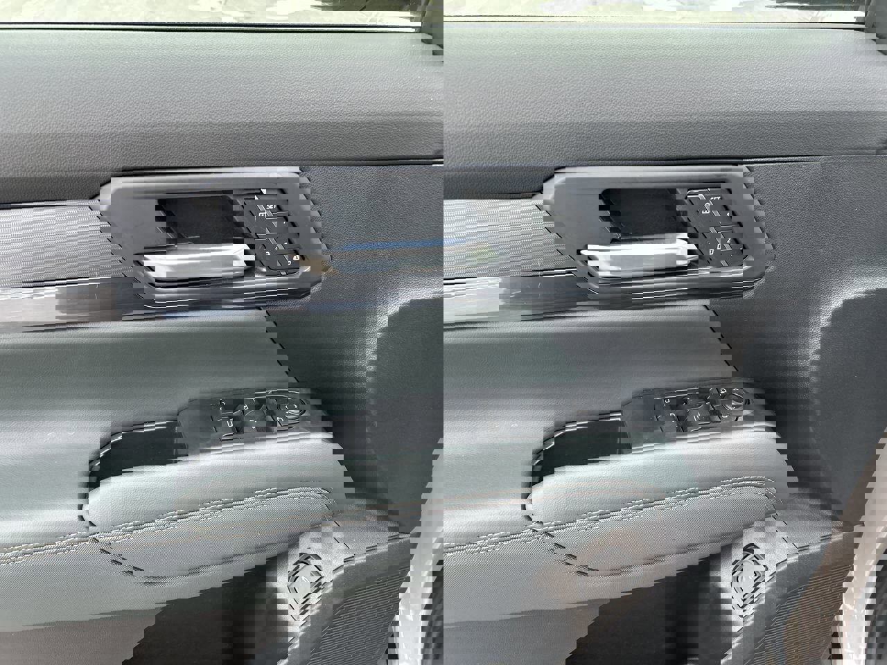 Used 2026 GMC Terrain AT4 w/ Convenience Package III image 21