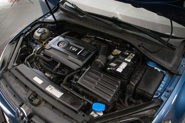 Used 2018 Volkswagen Golf S image 25