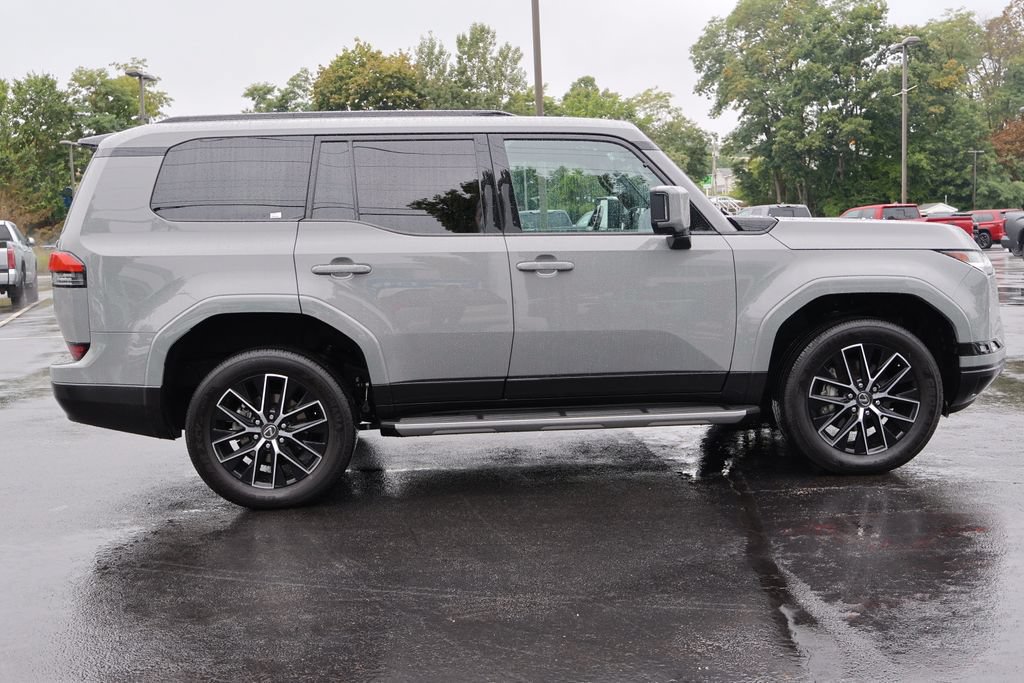 Used 2025 Lexus GX 550 w/ Accessory Package (2T) AWD/4WD image 9