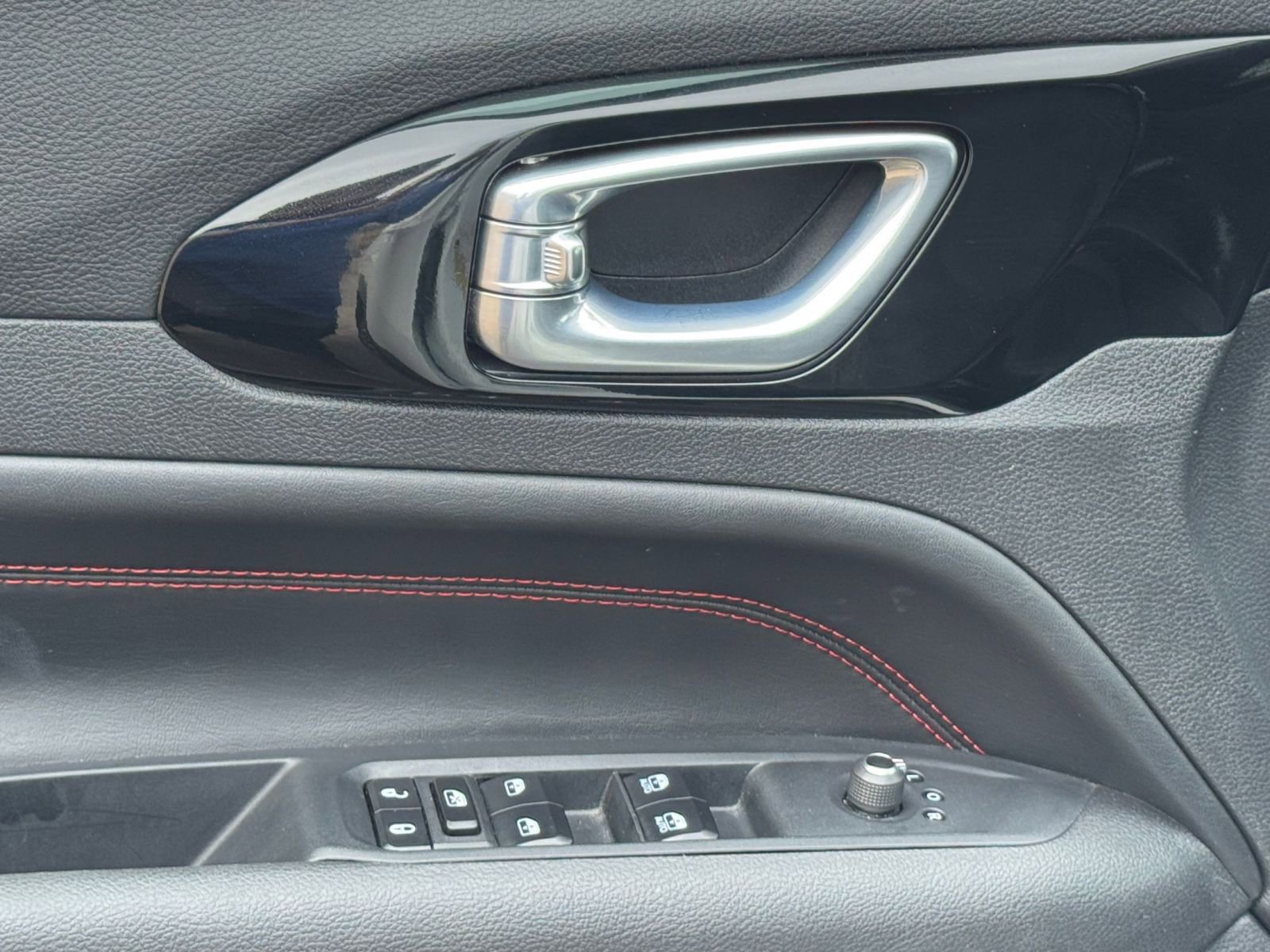 Used 2025 Jeep Compass Trailhawk image 20