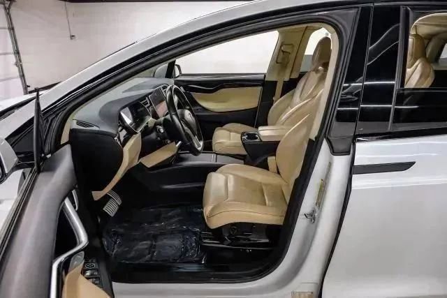 Used 2016 Tesla Model X Performance image 4