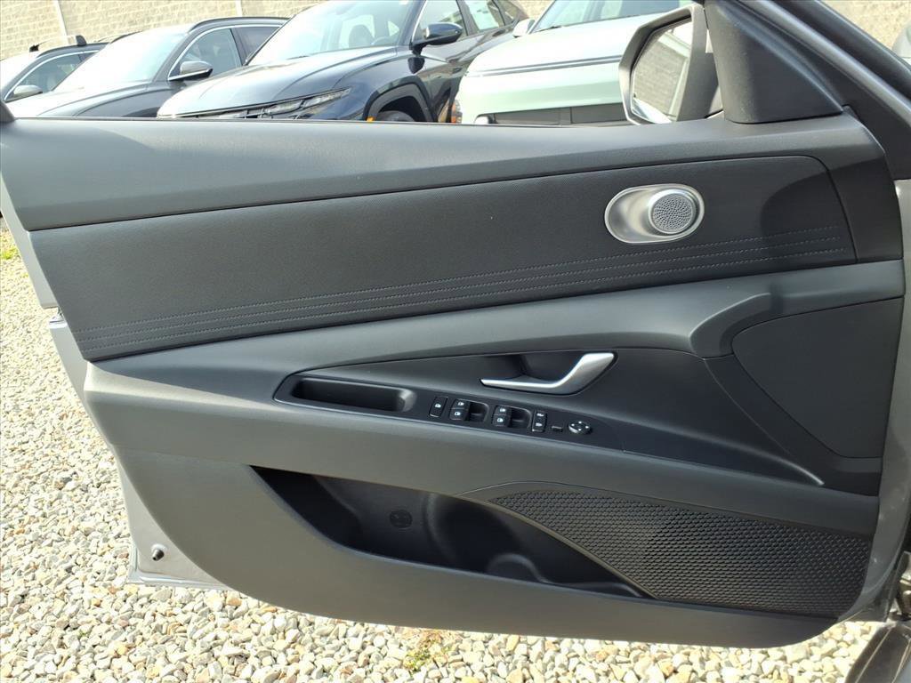 New 2026 Hyundai Elantra SE image 8