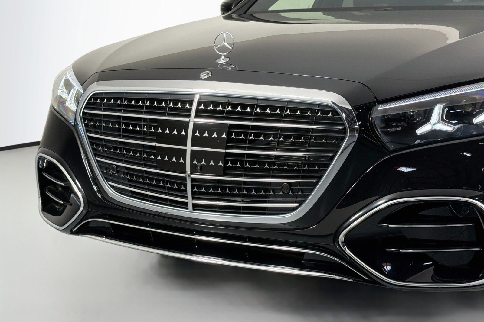New 2027 Mercedes-Benz S 580 4MATIC Sedan image 12