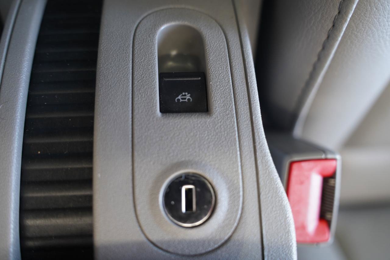 Used 2004 Volkswagen Beetle GLS FWD image 32