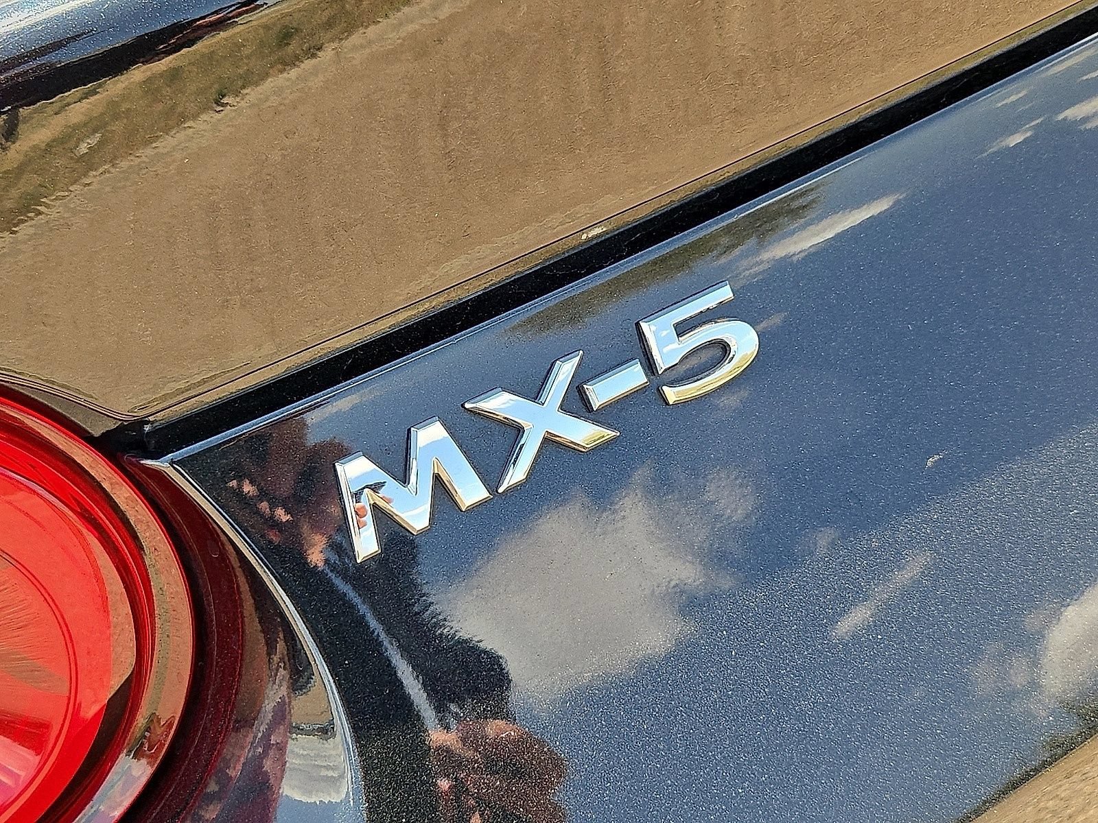Used 2025 MAZDA MX-5 Miata RF Grand Touring RWD image 14