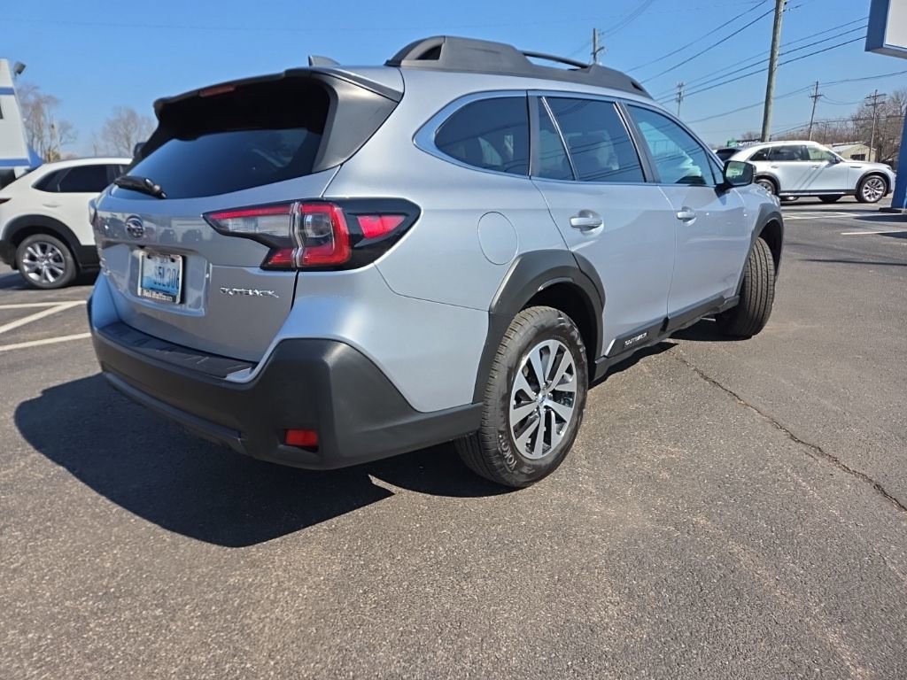 Certified 2025 Subaru Outback Premium image 6