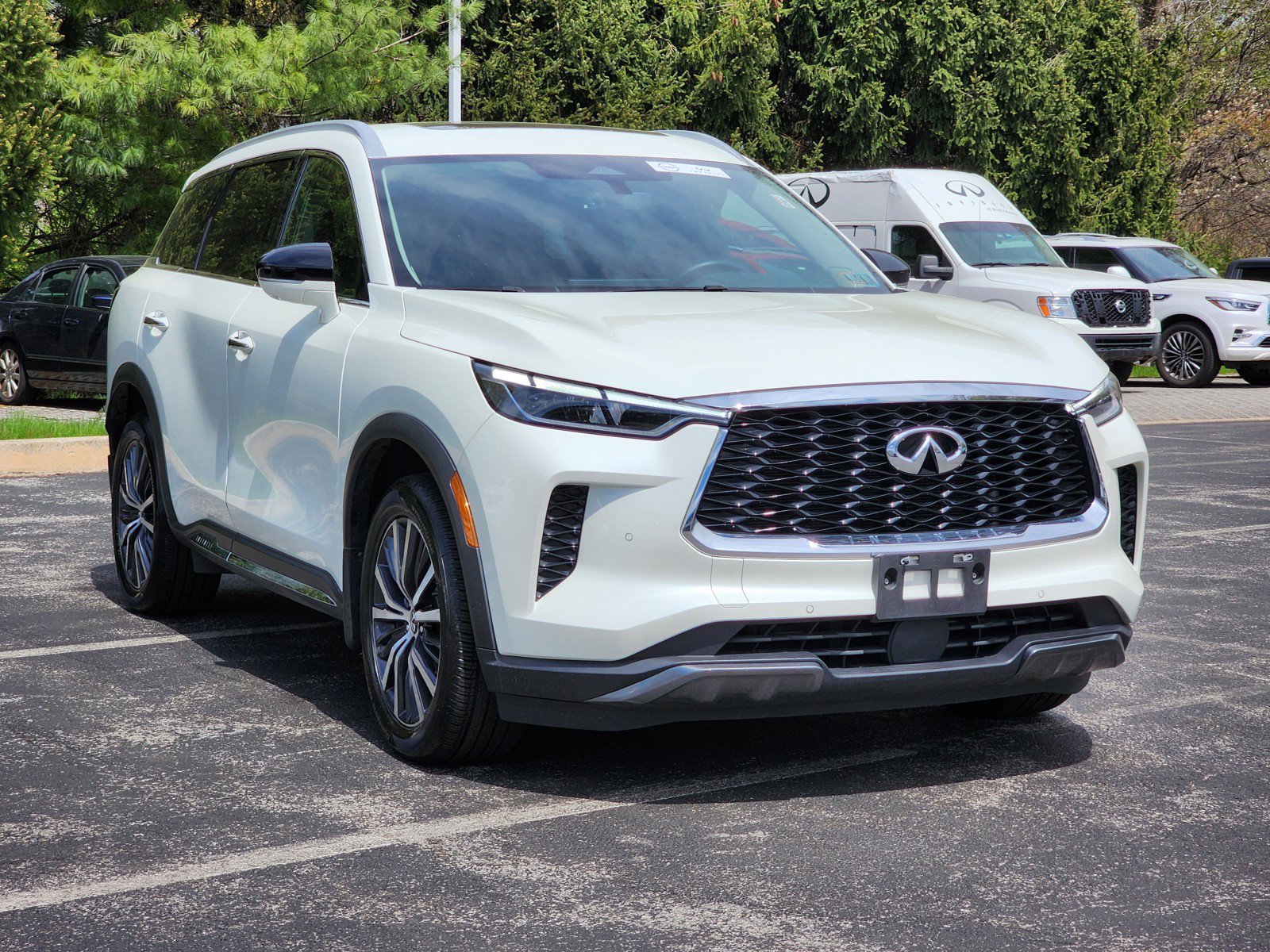 Certified 2023 INFINITI QX60 Sensory w/ Cargo Package AWD/4WD image 4