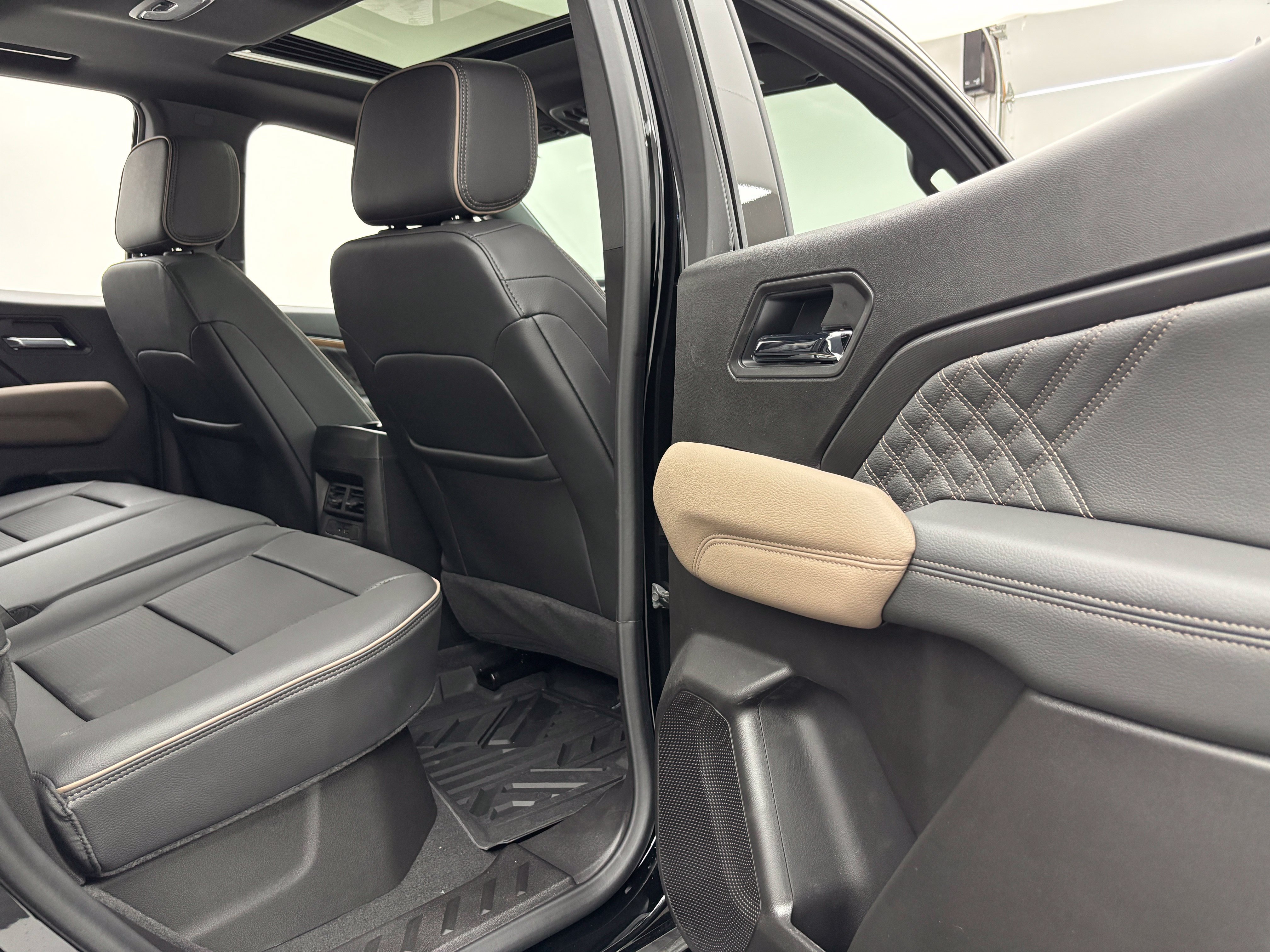 New 2026 GMC Canyon Denali w/ LPO, Black Badging Package AWD/4WD image 37
