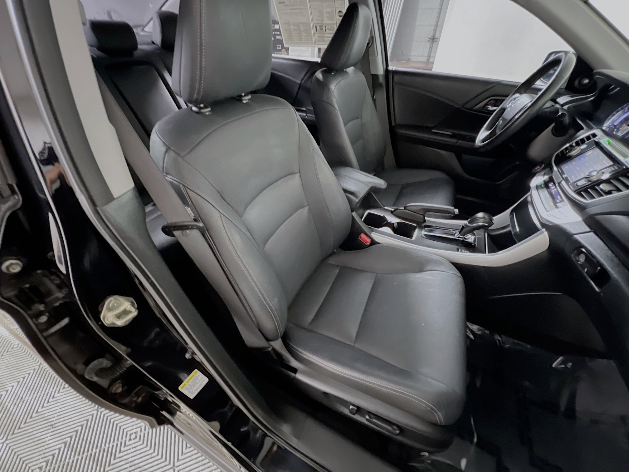 Used 2014 Honda Accord EX-L image 31