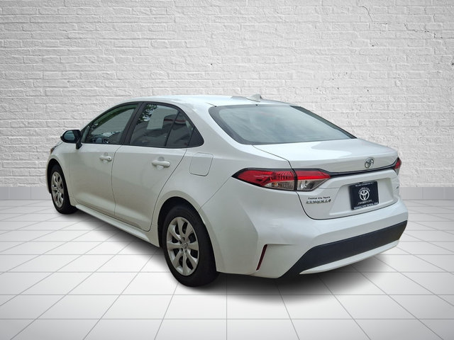 Used 2022 Toyota Corolla LE FWD image 4