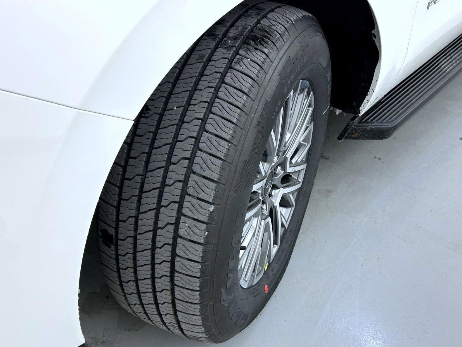 New 2026 Ford Expedition Platinum image 25