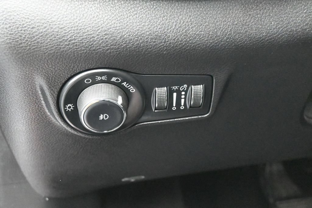 Used 2022 Jeep Compass Latitude AWD/4WD image 16