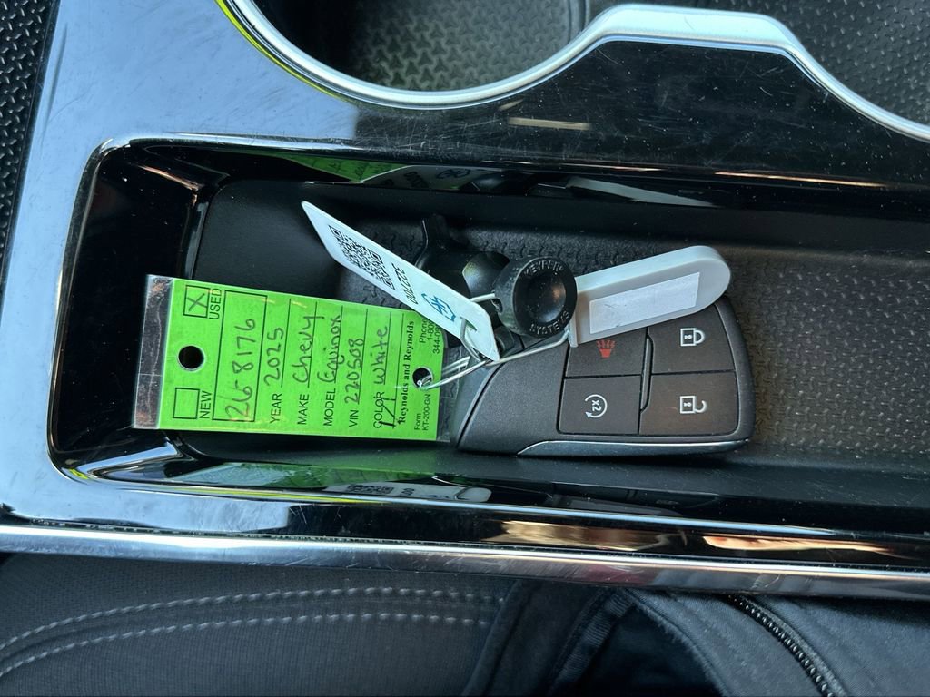 Used 2025 Chevrolet Equinox LT image 22