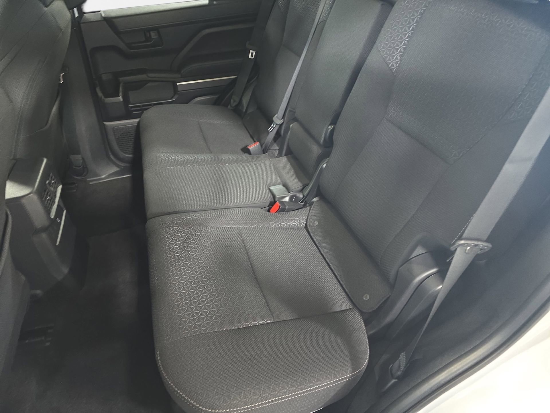 Used 2025 Toyota 4Runner SR5 AWD/4WD image 13