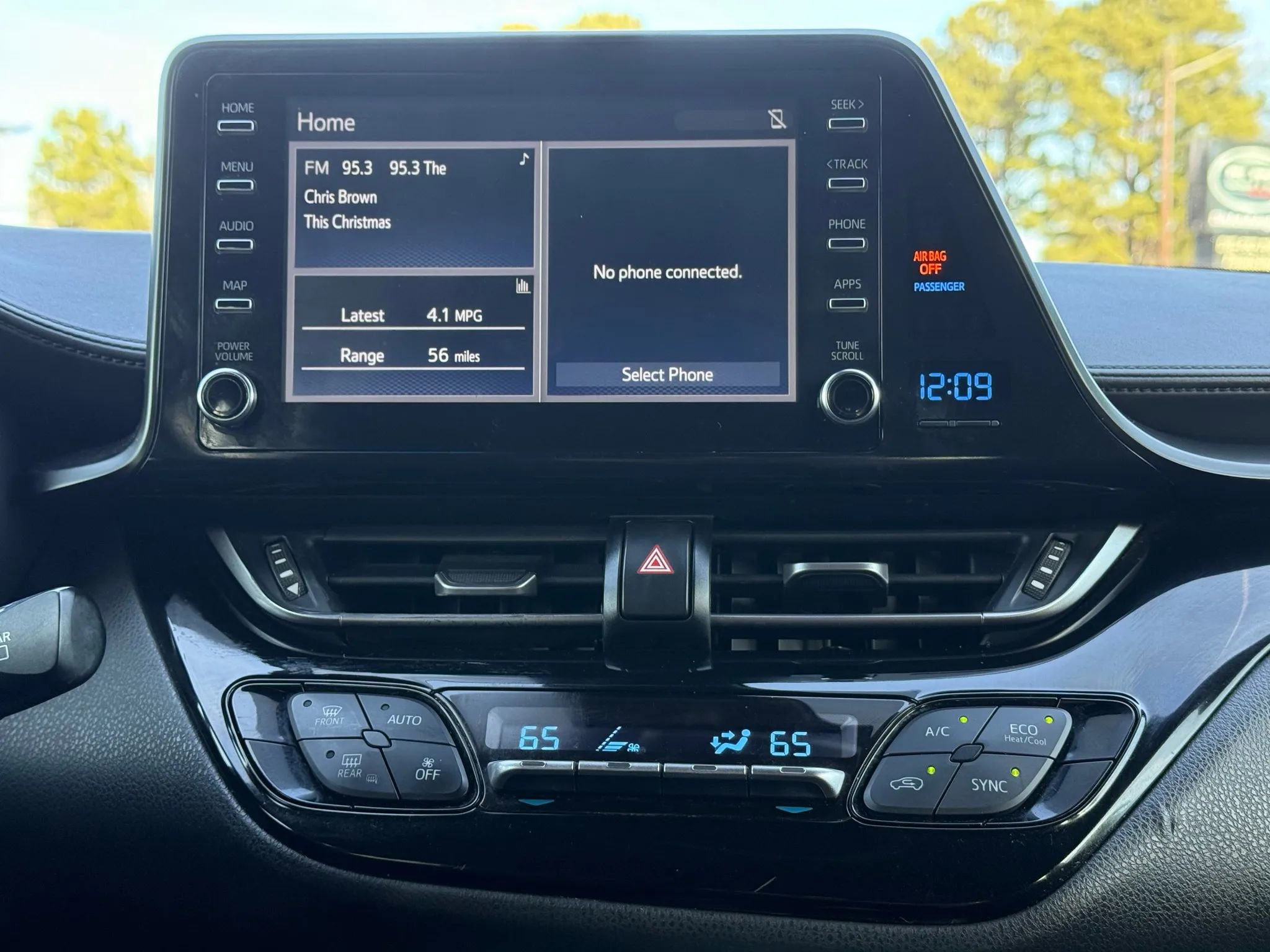 Used 2019 Toyota C-HR LE image 17