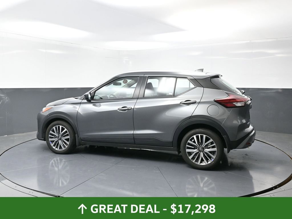 Used 2024 Nissan Kicks SV image 12