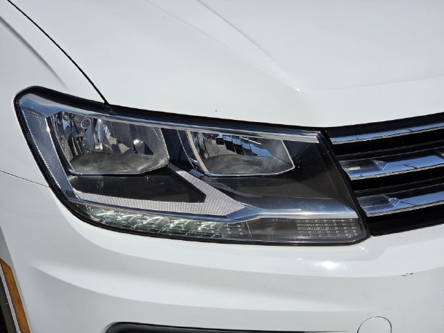 Used 2018 Volkswagen Tiguan SE FWD image 12