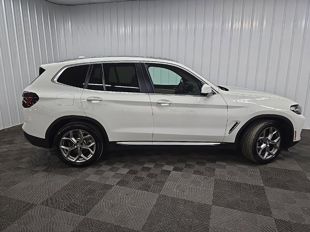 Used 2024 BMW X3 xDrive30i w/ Premium Package image 2