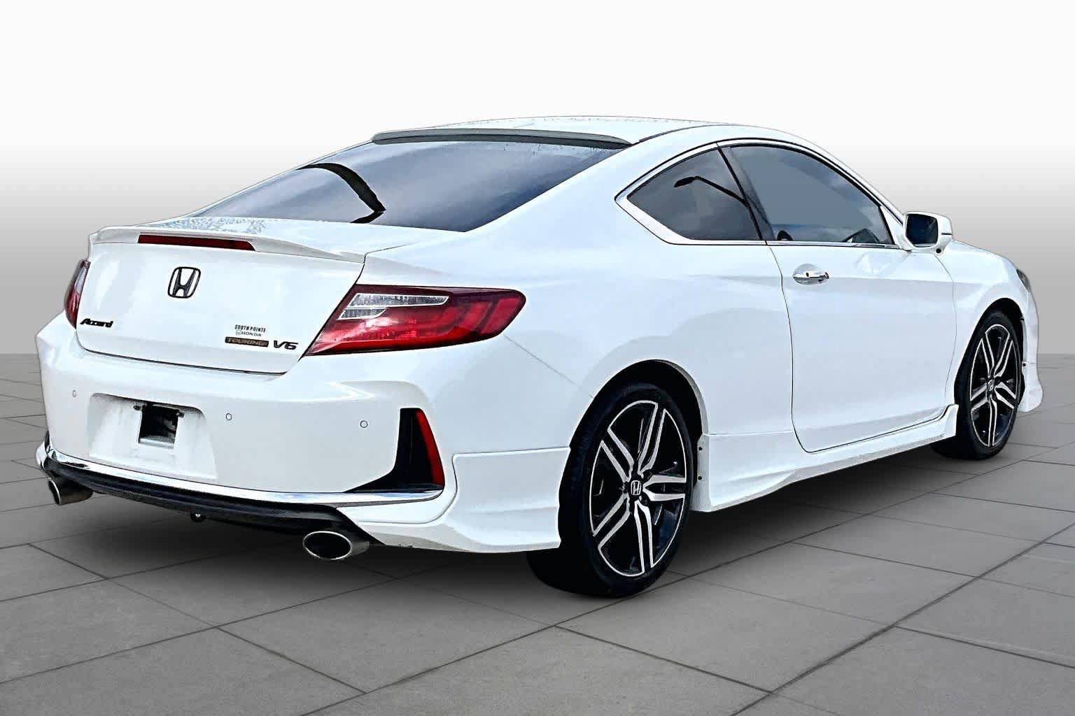 Used 2016 Honda Accord Touring image 13