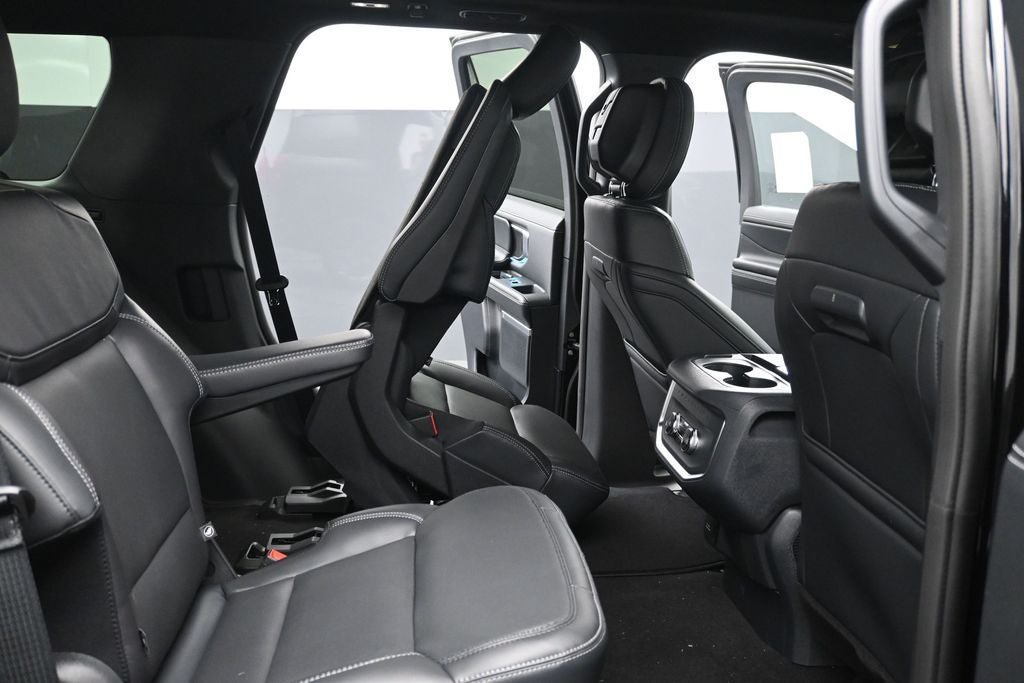 New 2026 Ford Expedition Platinum w/ Stealth Appearance Package AWD/4WD image 33