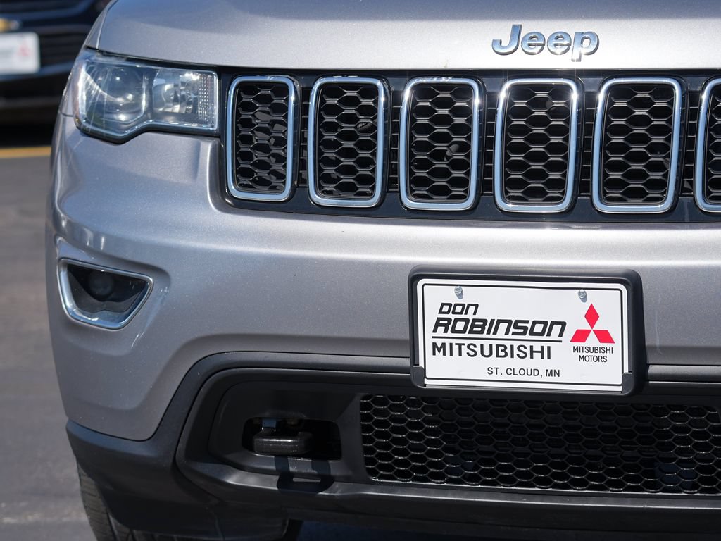 Used 2019 Jeep Grand Cherokee Laredo AWD/4WD image 9