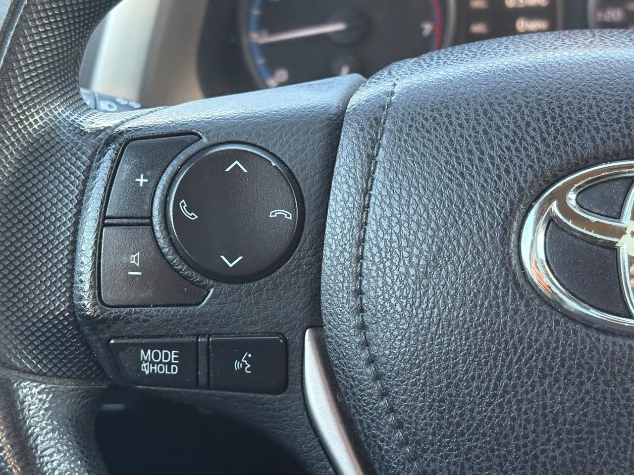 Used 2017 Toyota RAV4 LE w/ All Weather Liner Package FWD image 19