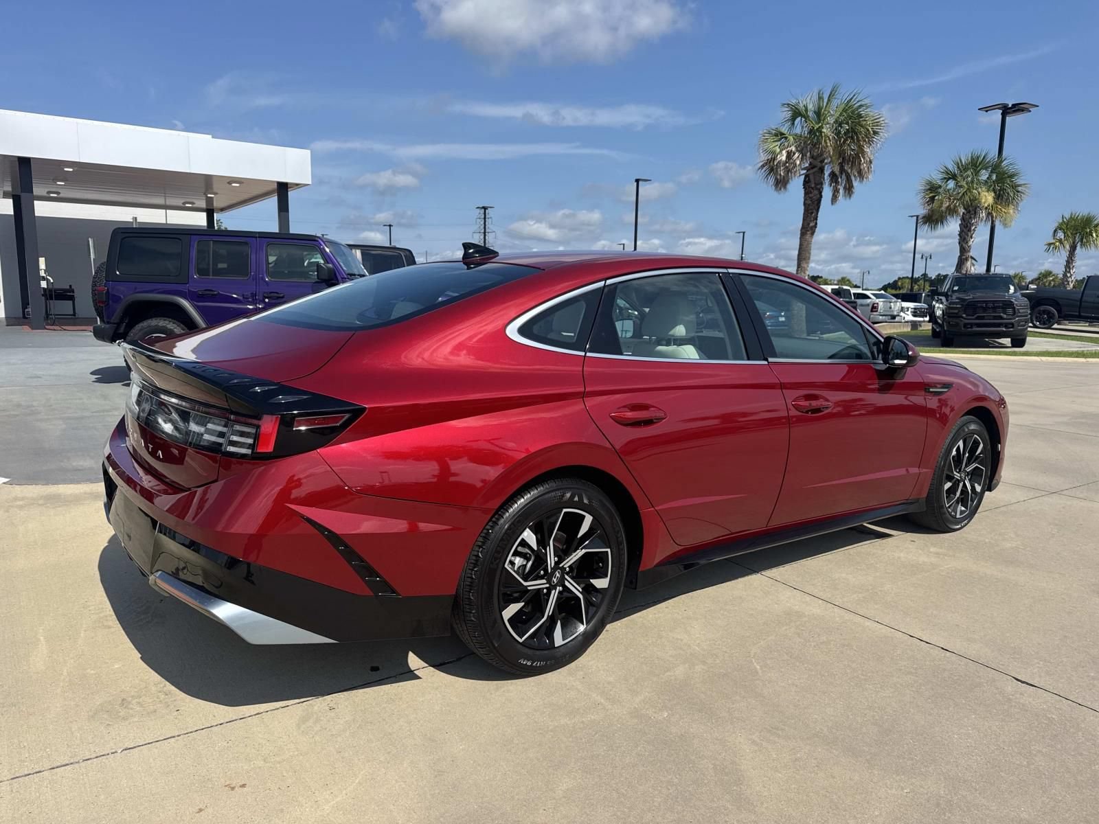 Used 2025 Hyundai Sonata SEL FWD image 7