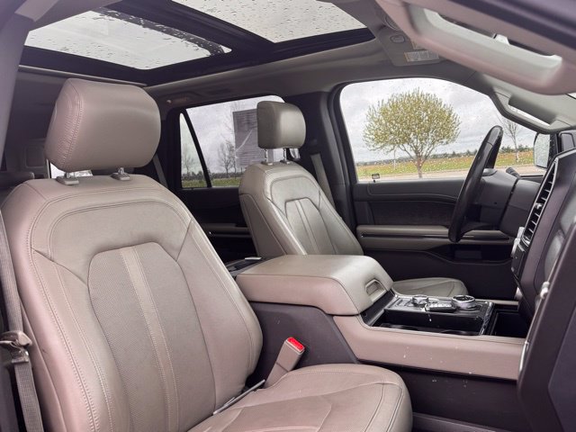 Used 2019 Ford Expedition Limited w/ Equipment Group 302A AWD/4WD image 25