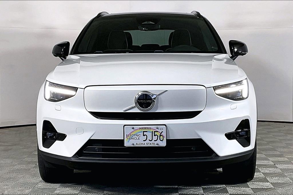 Used 2023 Volvo XC40 Recharge Ultimate w/ Protection Package Premier AWD/4WD image 2