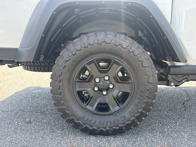 Used 2023 Jeep Gladiator Mojave w/ Cold Weather Group AWD/4WD image 25