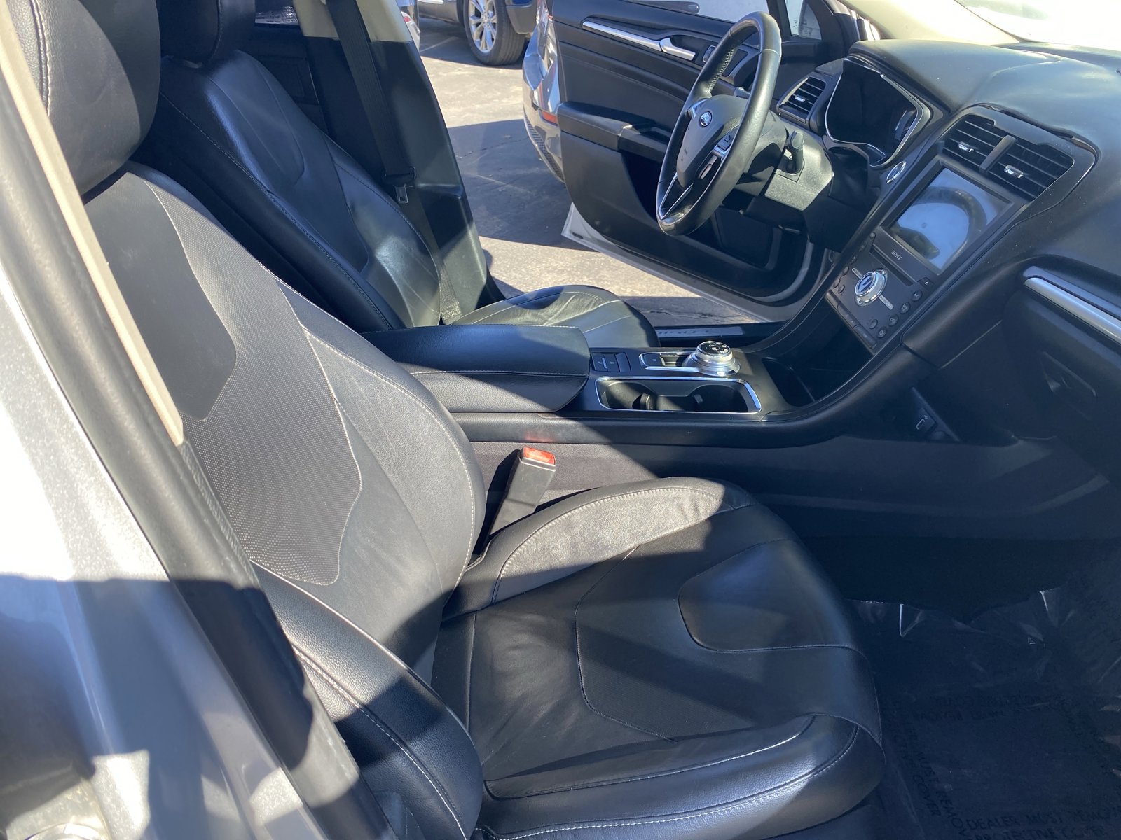 Used 2018 Ford Fusion Titanium image 22