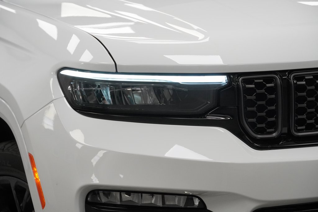 New 2025 Jeep Grand Cherokee Summit w/ Obsidian Package image 5