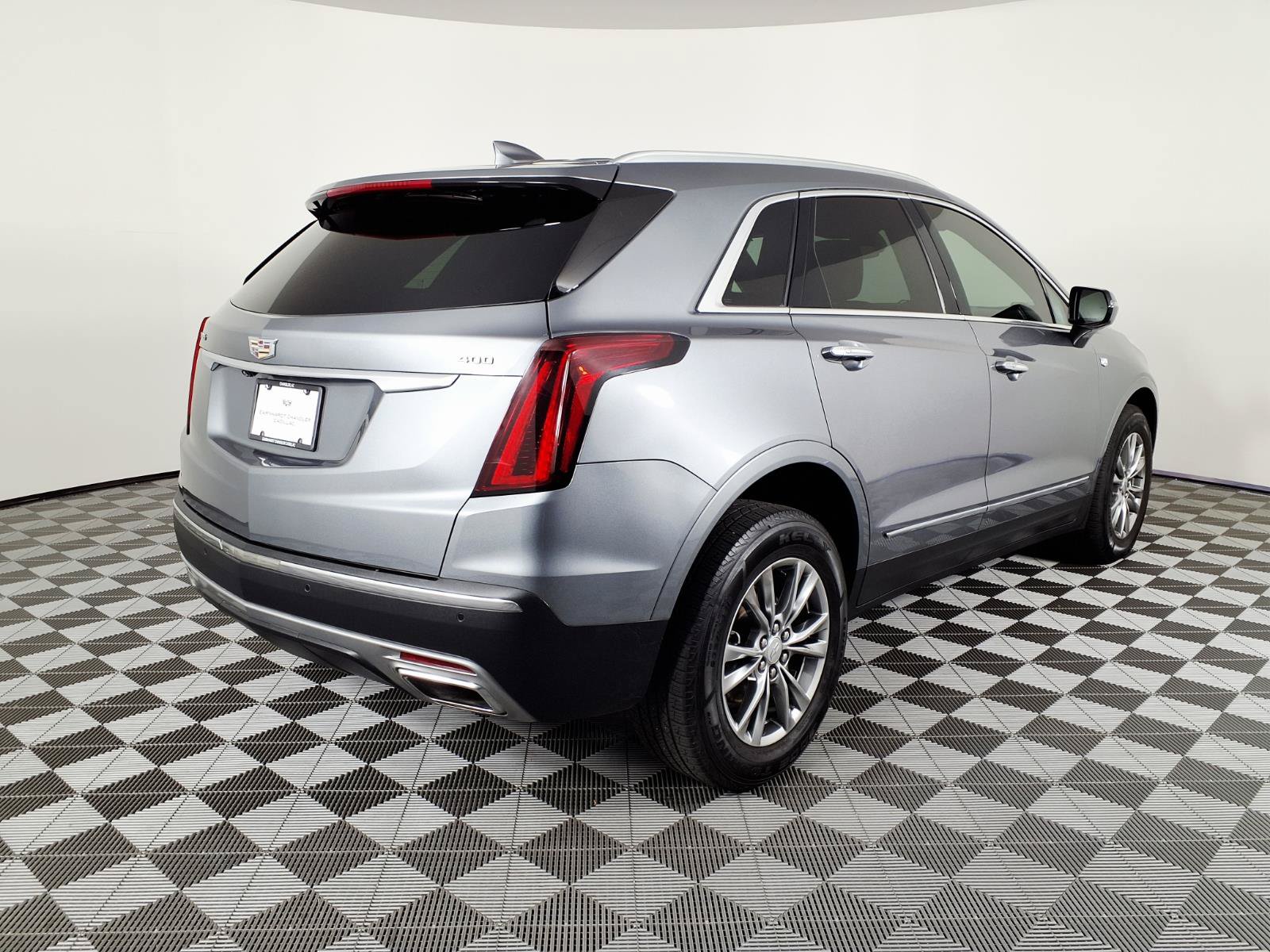 Used 2021 Cadillac XT5 Premium Luxury FWD image 4