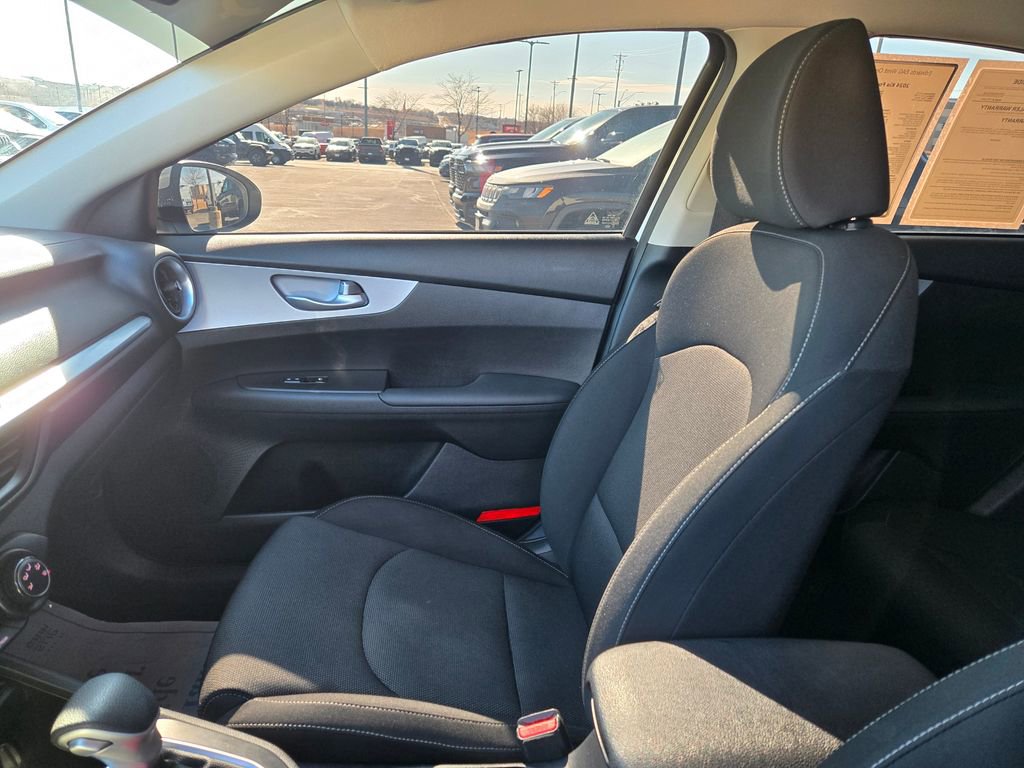 Used 2024 Kia Forte LX image 24
