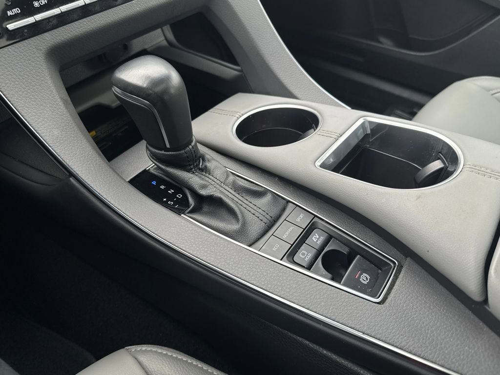 Used 2021 Toyota Avalon XLE w/ Moonroof Package image 26