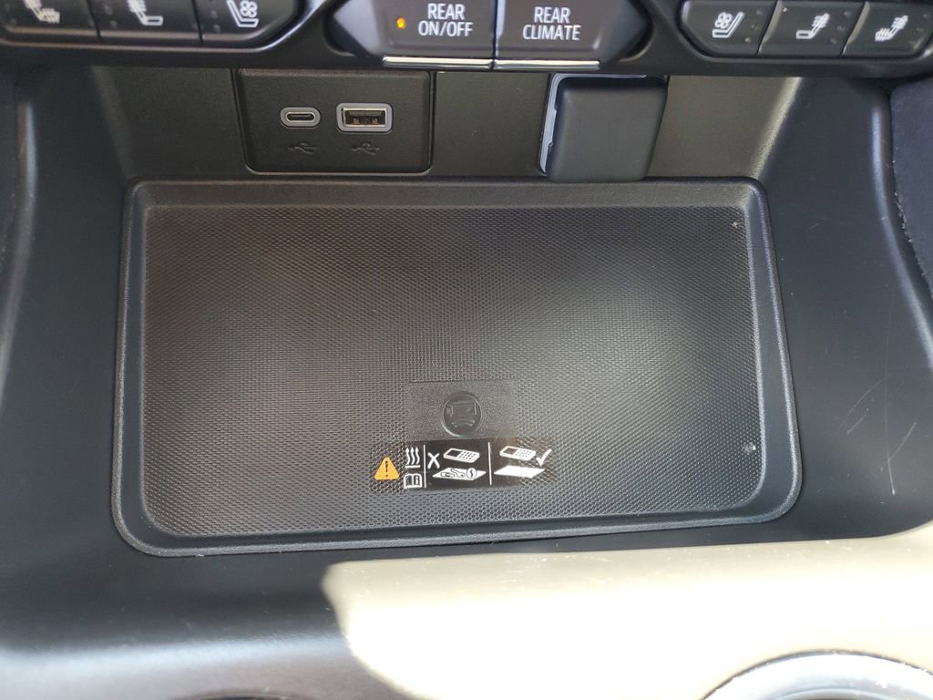 Used 2024 GMC Yukon SLT image 28