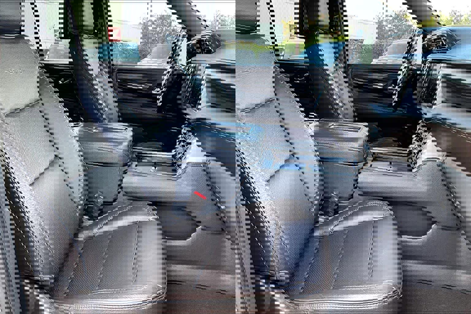 Certified 2021 GMC Yukon Denali w/ Denali Ultimate Package image 8